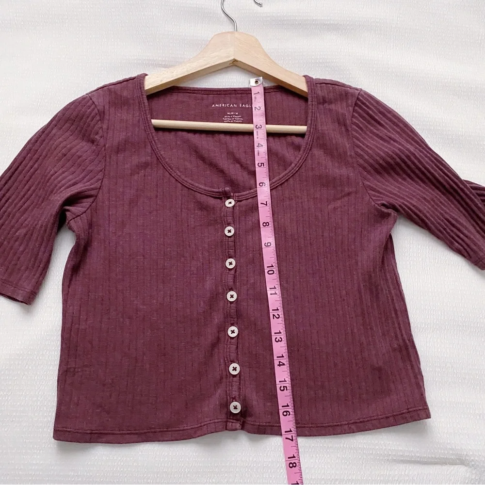 AEO Ribbed Button Down Crop Top - Picture 4 of 9